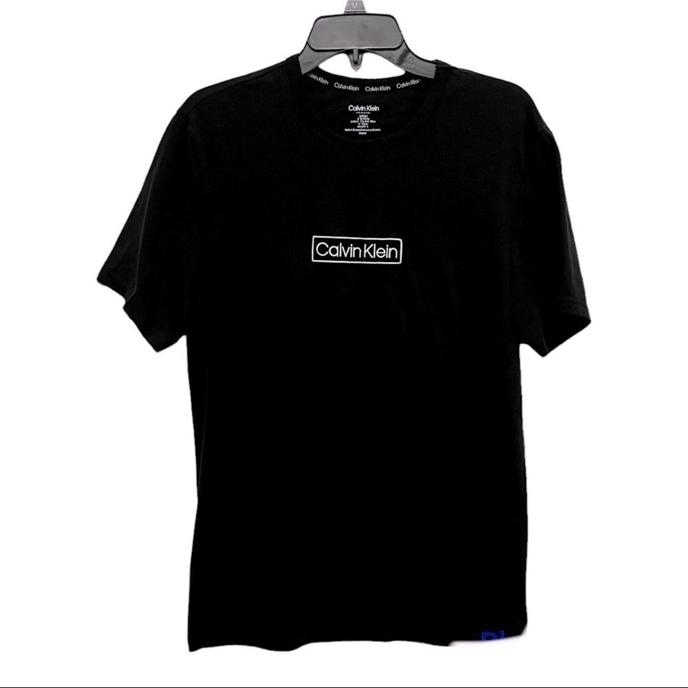 Calvin Klein Wome’s T-shirt. Size small